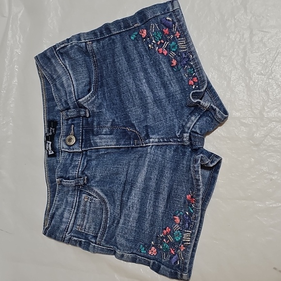 Levi's Shorty Short Girl 6X Reg Jean Short with Embroidery Adjustable Waist Used - Picture 1 of 14
